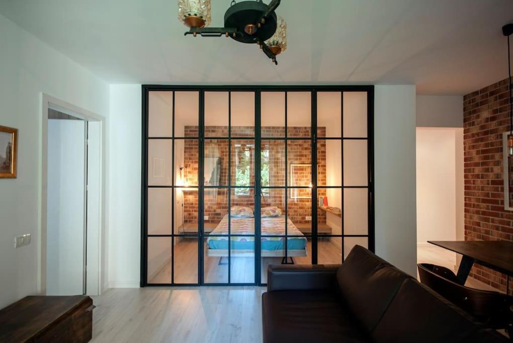 Retro Midtown Apartment ブカレスト エクステリア 写真