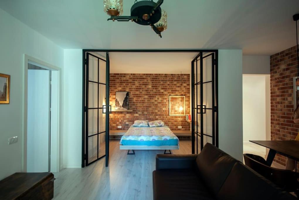 Retro Midtown Apartment ブカレスト エクステリア 写真
